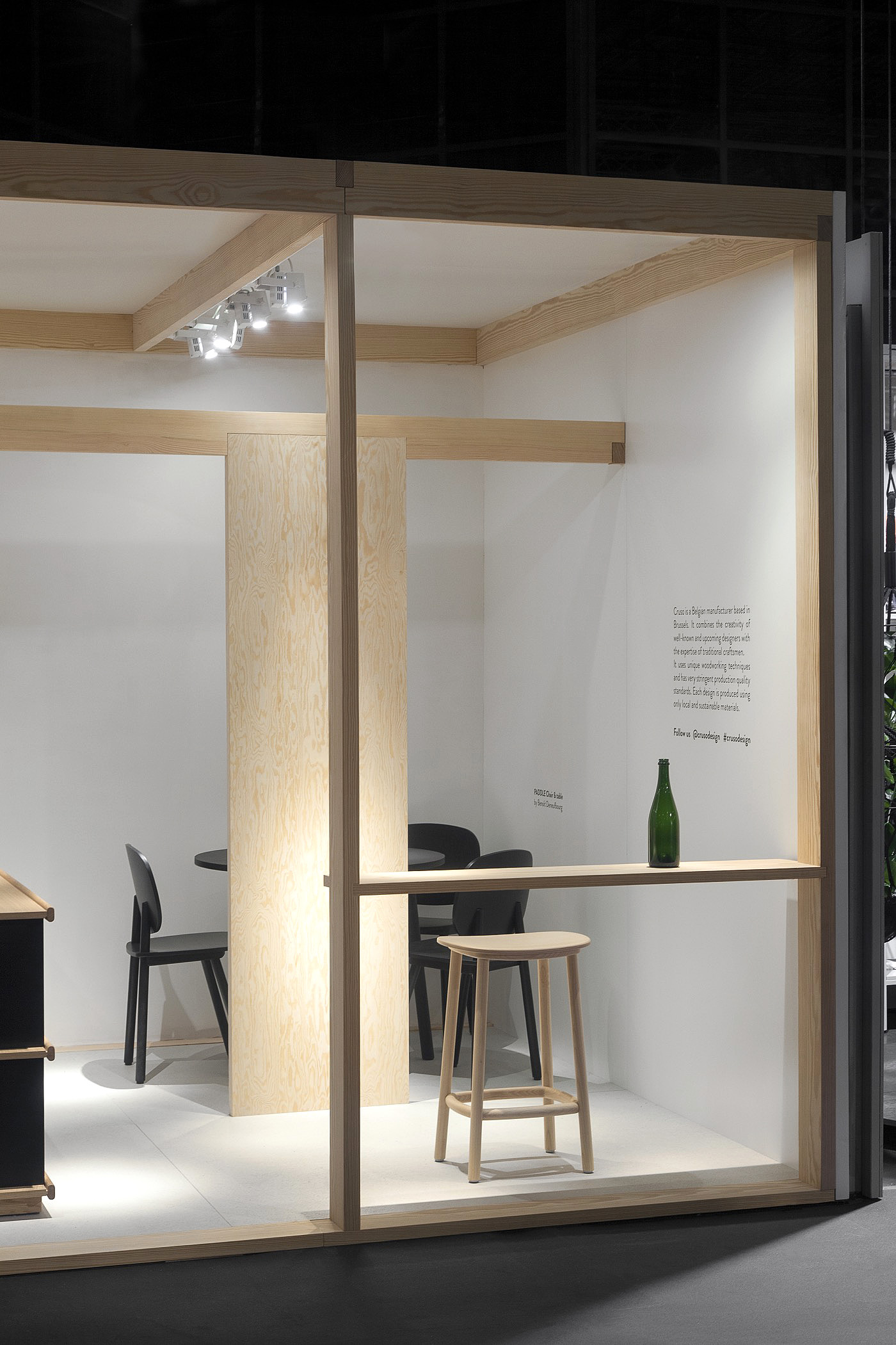 CRUSO_INTERIORDESIGN_STAND_06.jpg