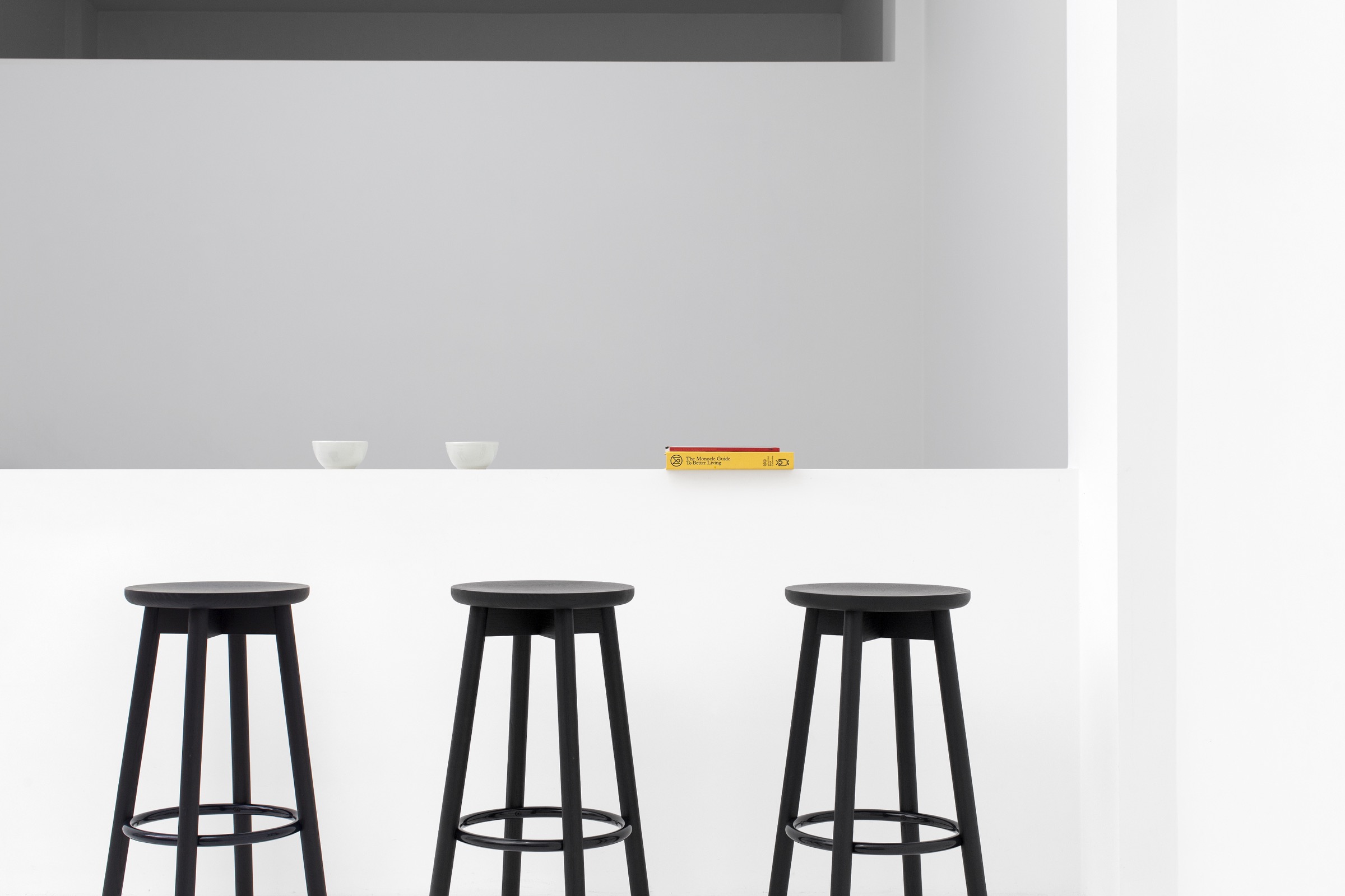 STATTMANN_NEUE_MOEBEL_PROFILE_STOOL_SYLVAINWILLENZ_PHOTOGRAPHY_JULIENRENAULT_07.06.jpg