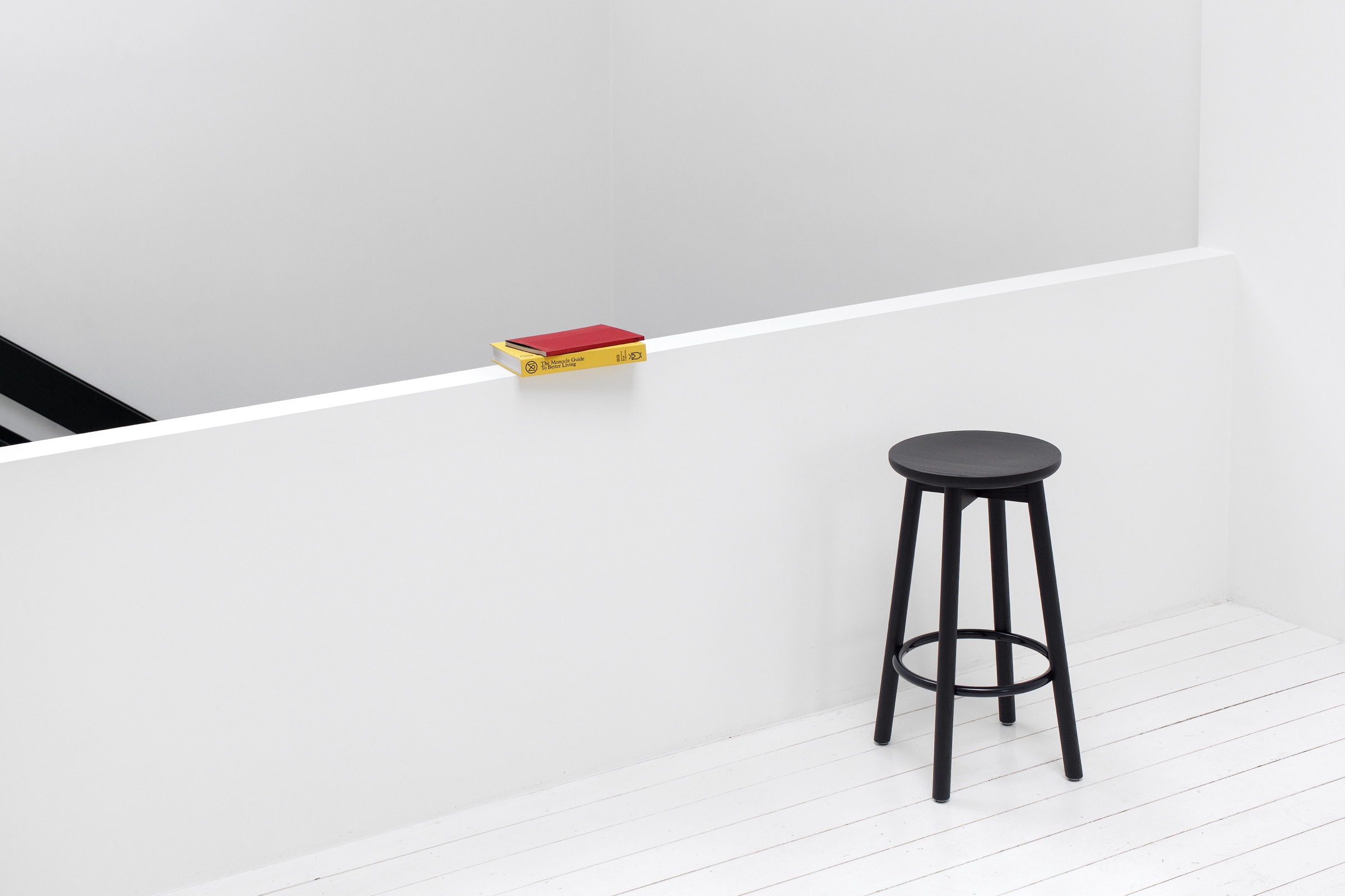 STATTMANN_NEUE_MOEBEL_PROFILE_STOOL_SYLVAINWILLENZ_PHOTOGRAPHY_JULIENRENAULT_02.02.jpg