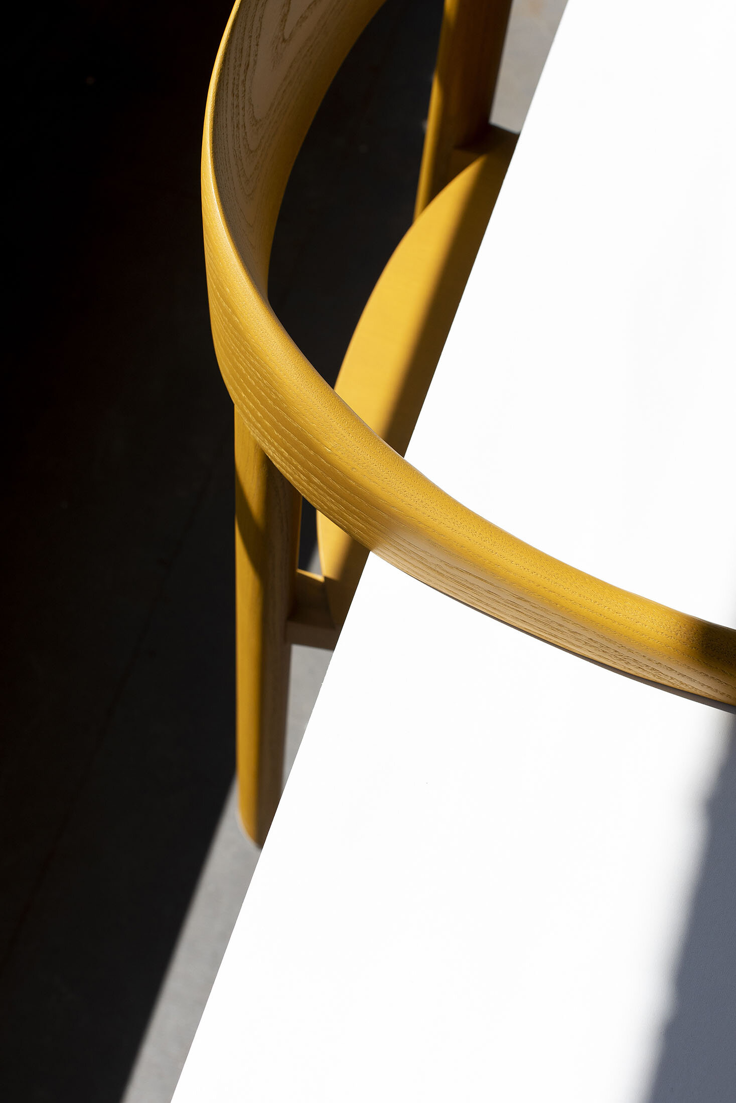 STATTMANN_APOINTOFVIEW_PHOTOGRAPHY_JULIENRENAULT_CURV_CHAIR_ROOM_TABLE_SUNNY_01.05.jpg