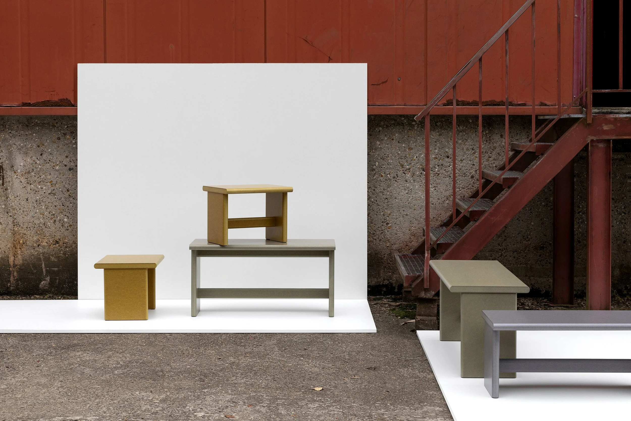 OTAP is a series of tables and small benches, characterized by elegant simplicity and the intrinsic quality of the materials used. Versatile and combinable, they can be used on their own, or in group, in both public and domestic spaces.