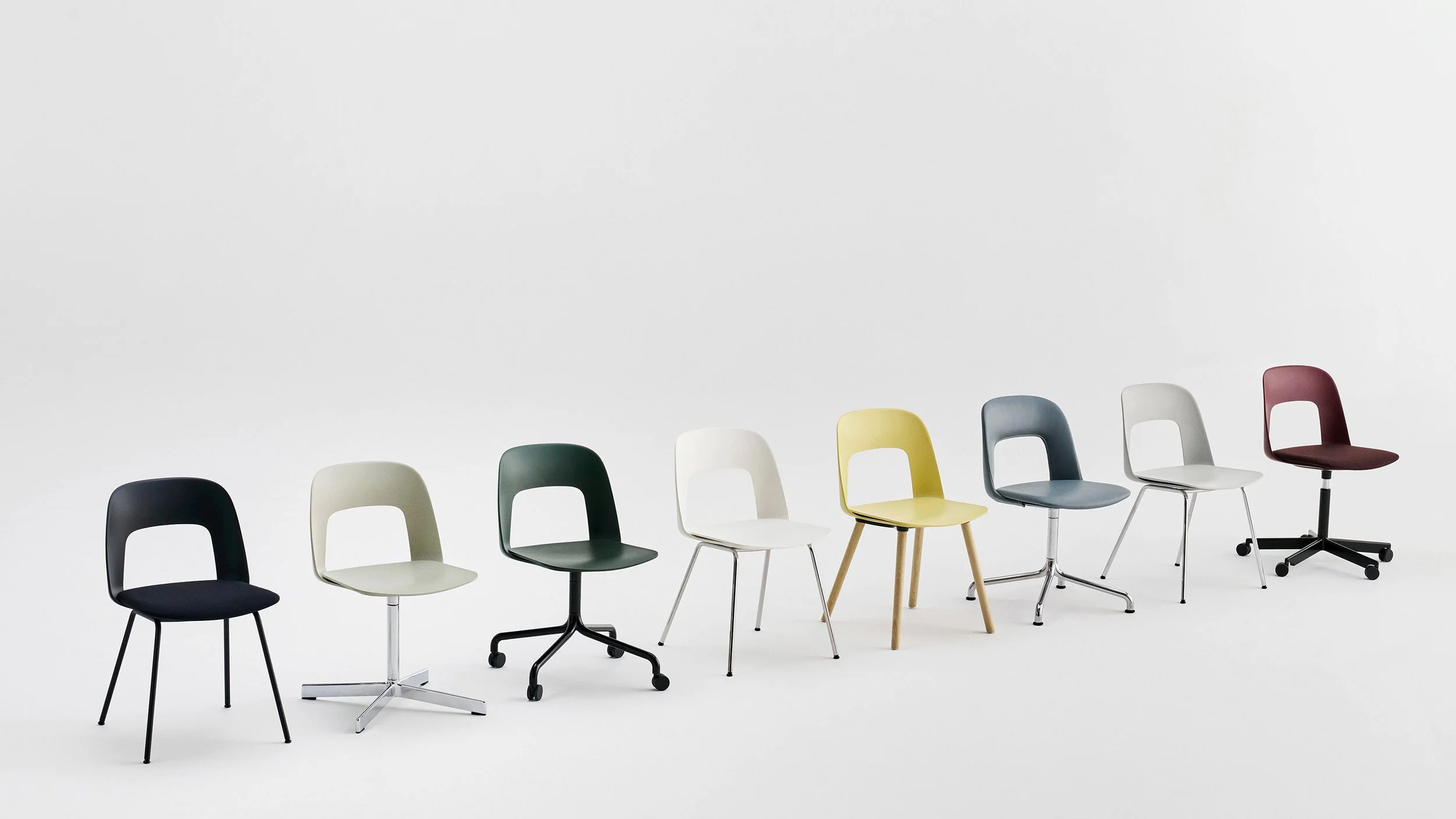  The collection is available in 8 colors for the shell and can be assembled on 6 different bases 