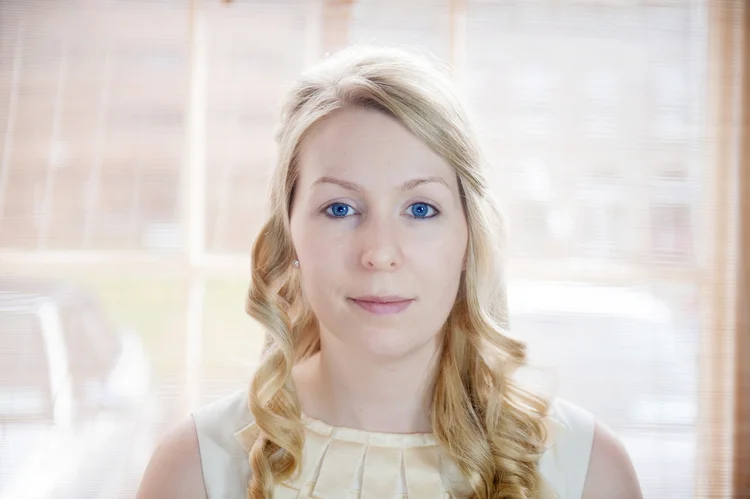 Our "BEFORE" shot of the lovely Jenna.