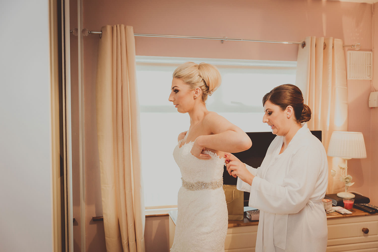 clontarf-castle-hotel-wedding-photography-032.jpg