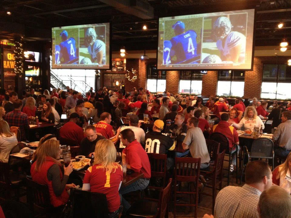 Wellman's Pub and Rooftop West Des Moines, Iowa Sports Bar
