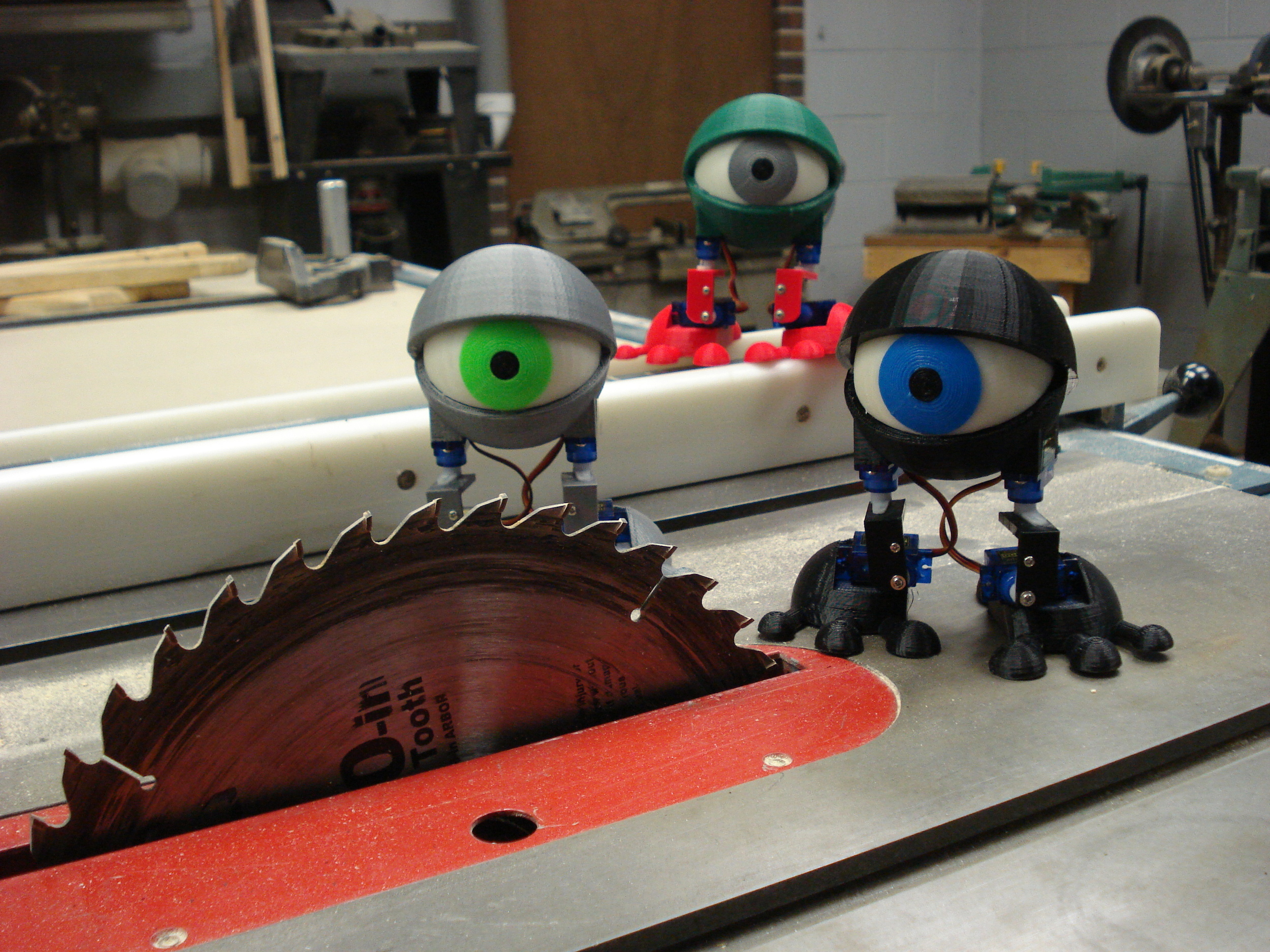  Minions, you should really be wearing safety goggels...   @makerbot   @makerfairekc  