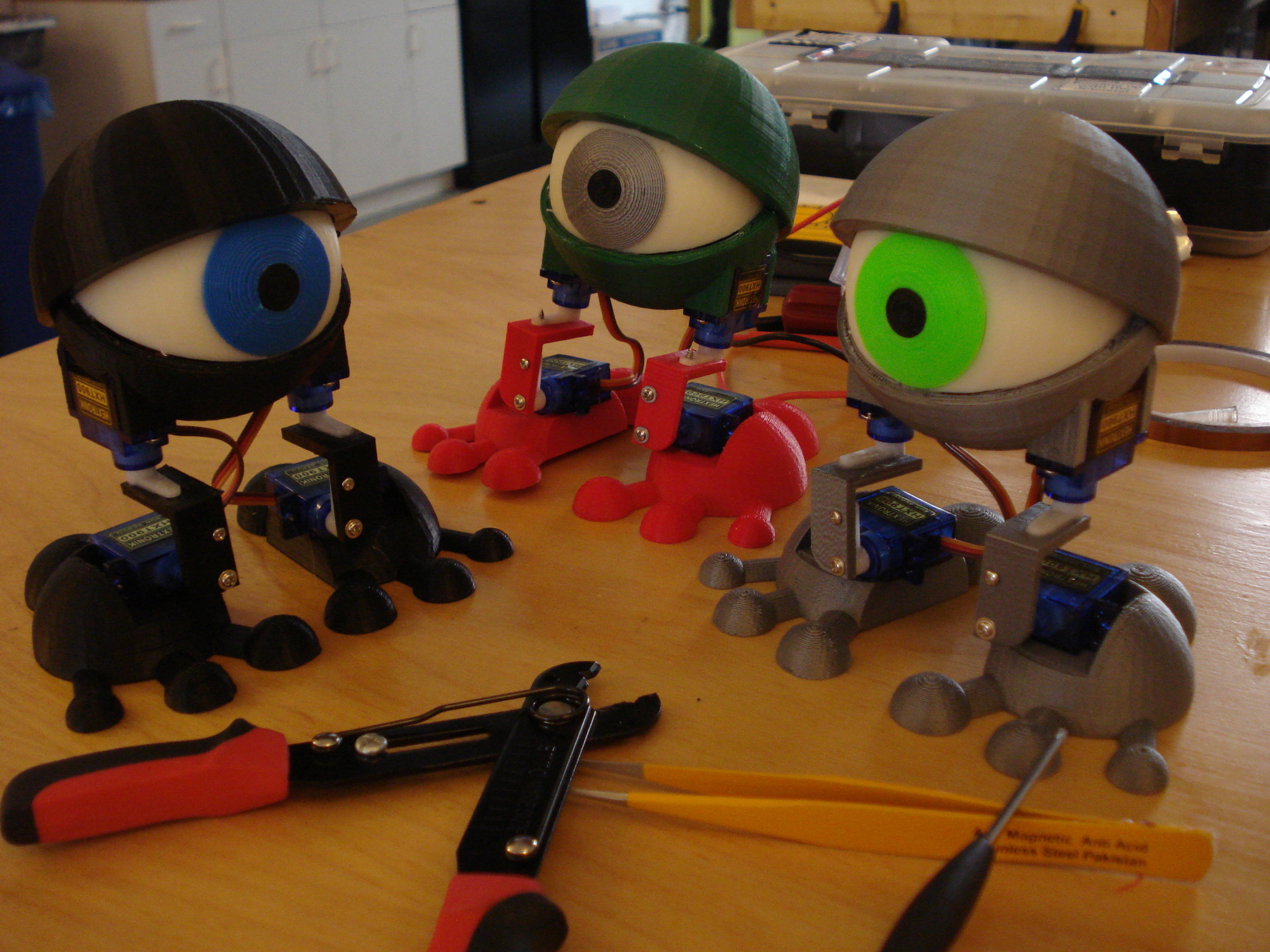  Minion found his friends! Now we can all walk to  @makerfairekc  and prepare take over the world. 