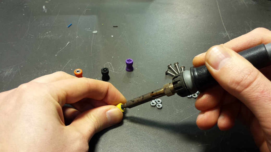 Pressing the M3 Nuts into the connection terminals top's