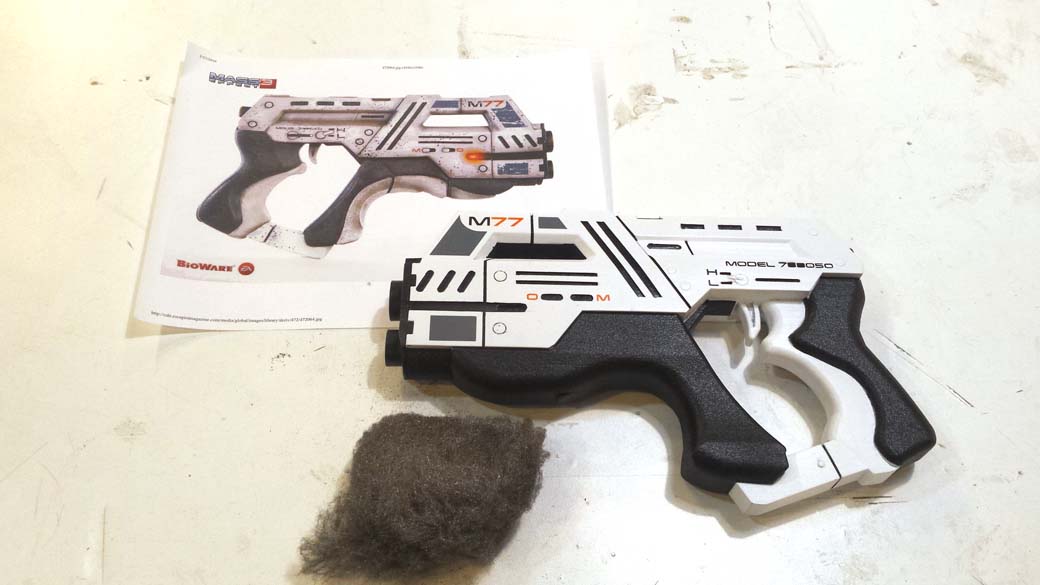 Buffing 3D Printed Cosplay Mass Effect Pistol with steel wool
