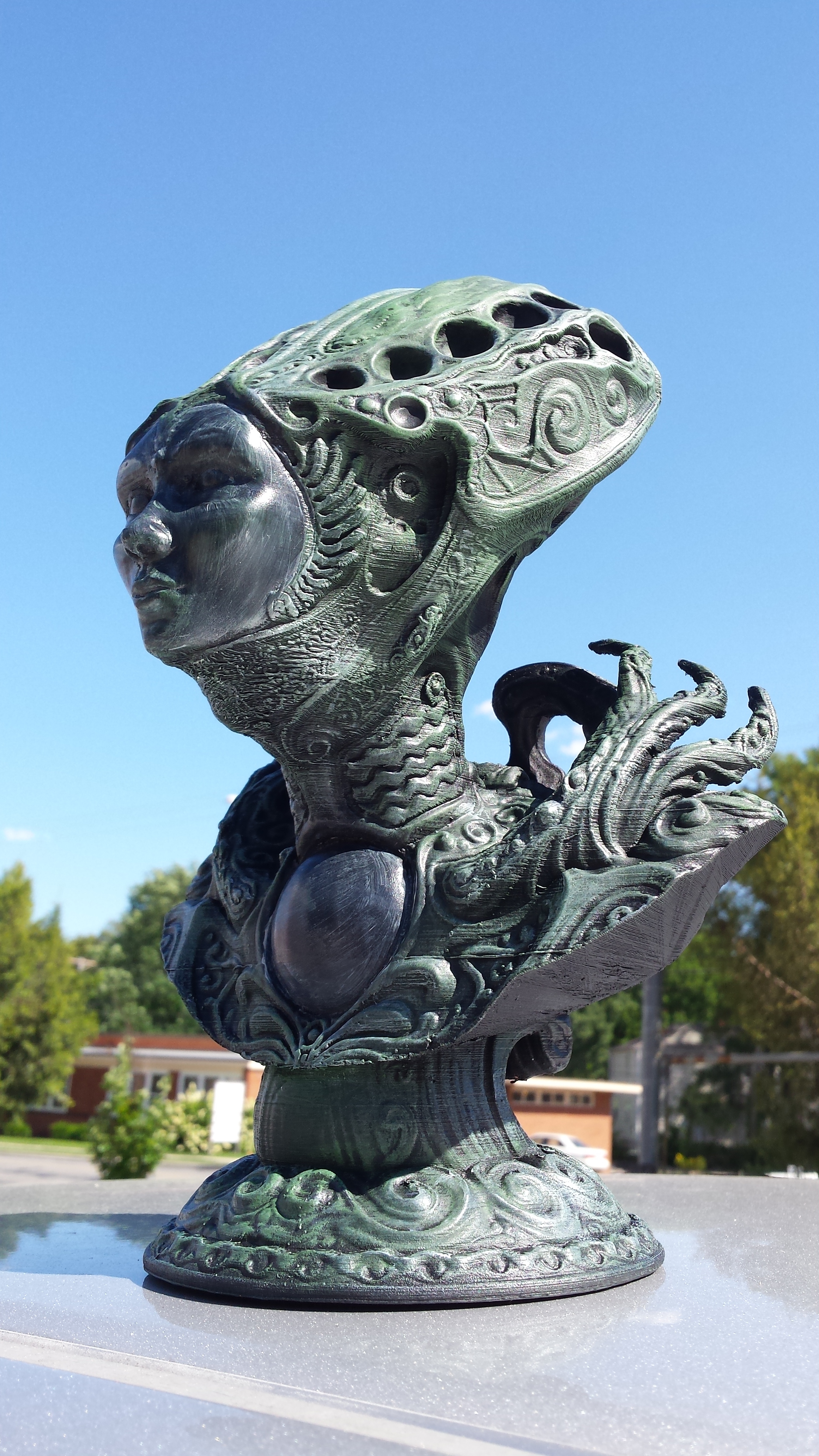 The Finished 3D Printed HR Giger Inspired Dune Queen
