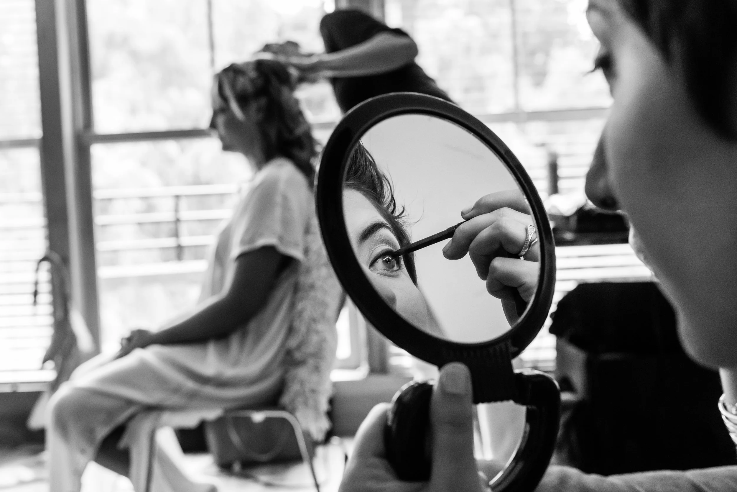 Stefy Hilmer Photography- bride is getting ready wiht bridesmaids in the bridal suite.jpg