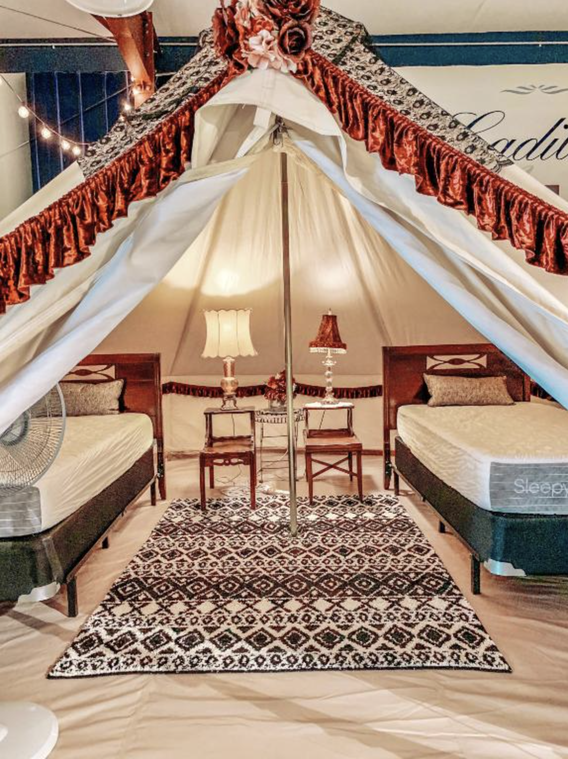 Lone Star Glamp Inn