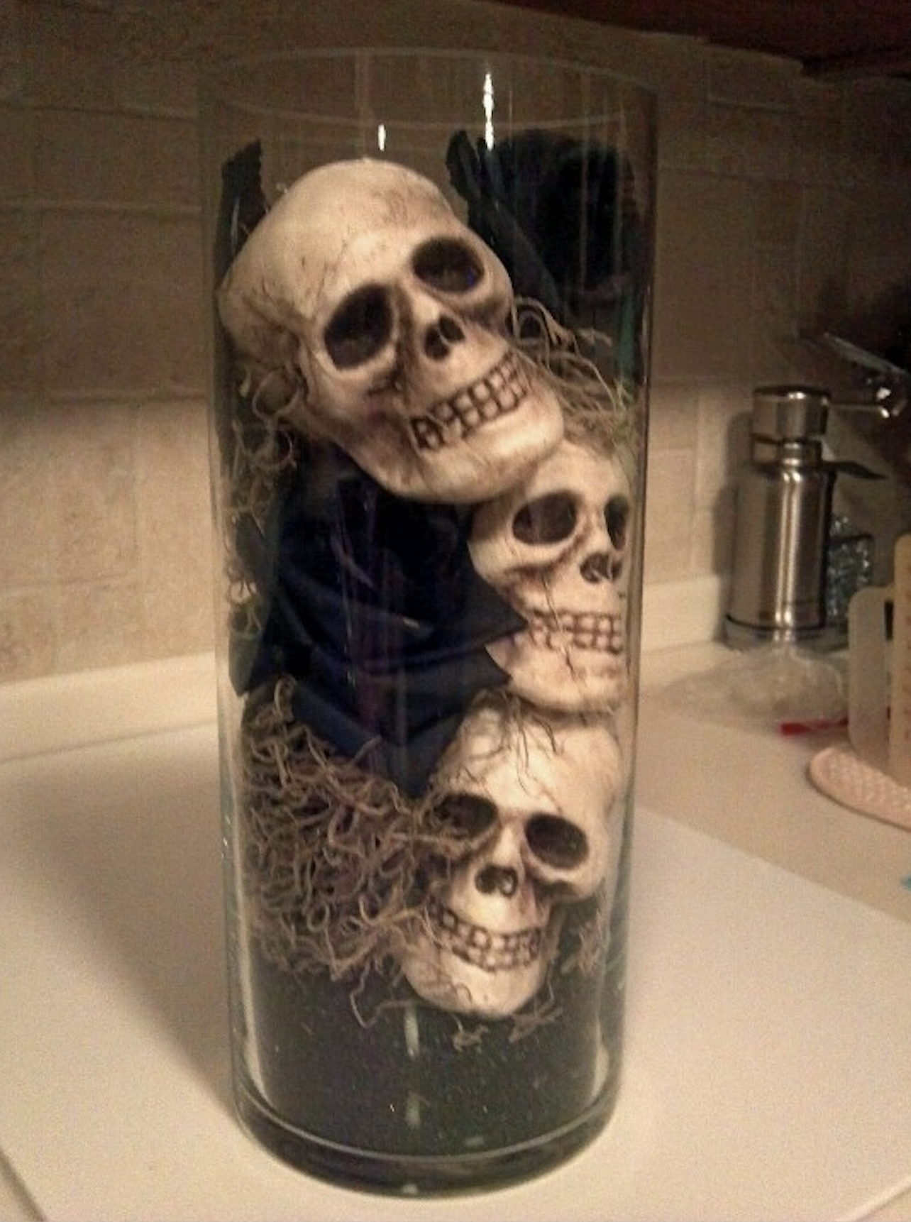 skulls and black roses centerpiece jar