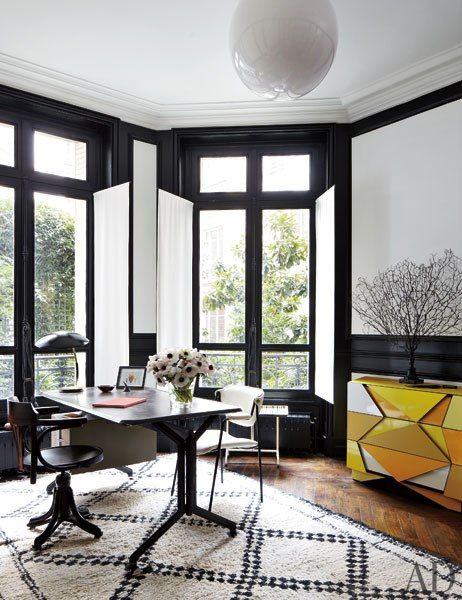 Design ideas: Black trim, white walls — ASHLINA KAPOSTA