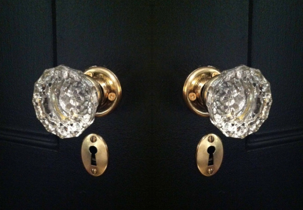 Weekend decorating idea matte black door knobs — The Decorista