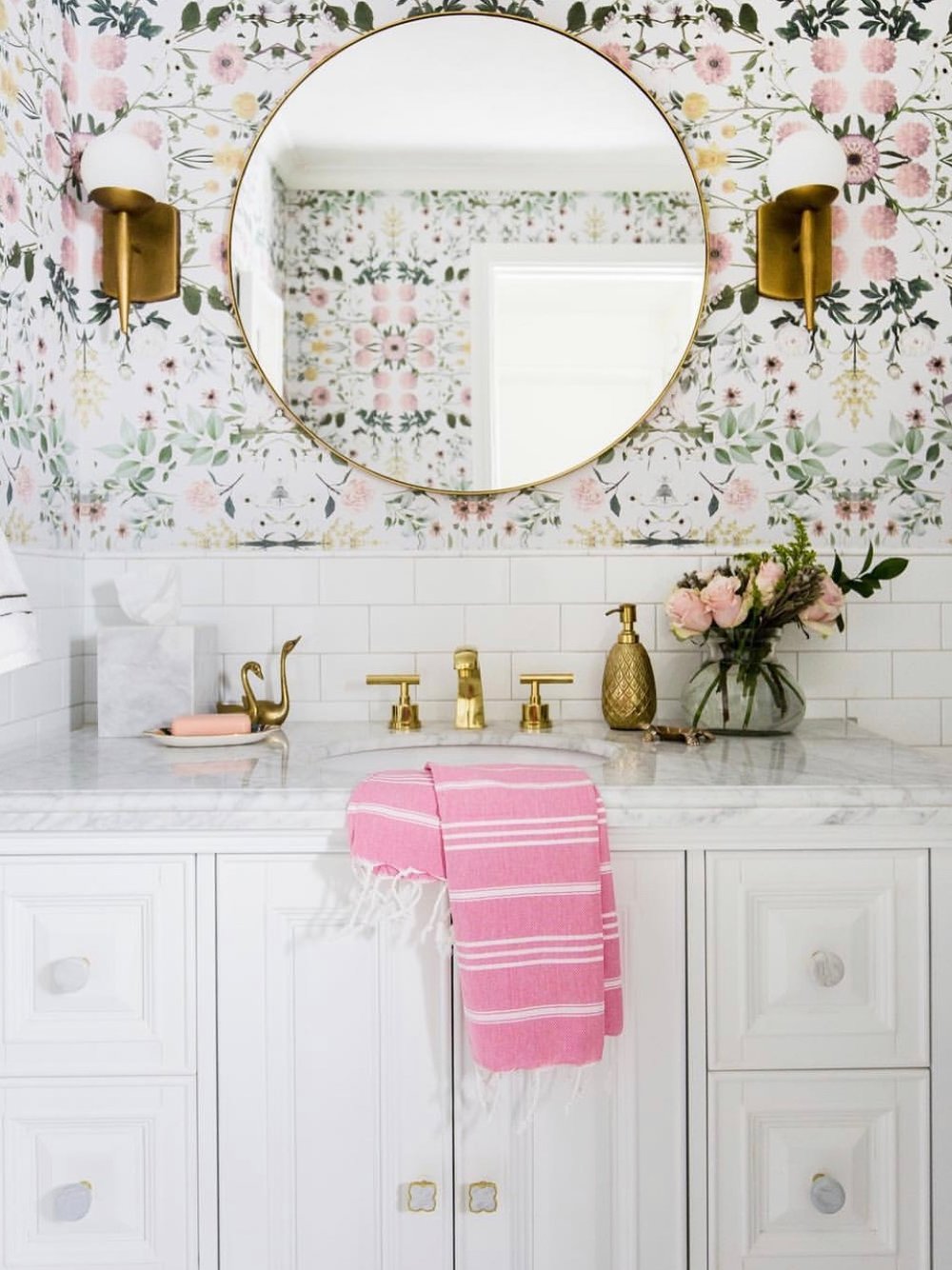 Fancy favorites: 6 rooms with floral wallpaper that will knock your socks  off — ASHLINA KAPOSTA