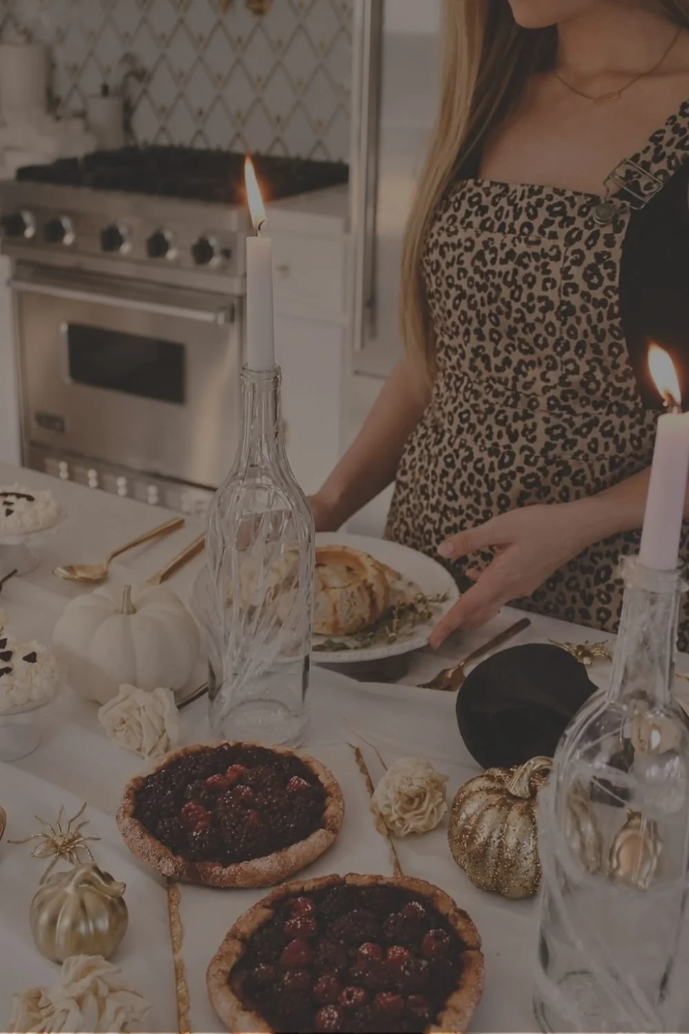 20+ Spooky Chic Halloween Dinner Party Tablescape Decor Ideas (that Your Guests Will Die For)