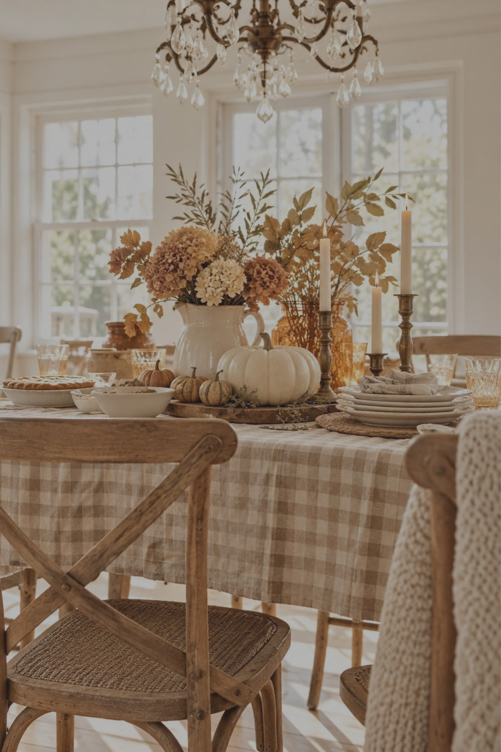 21+ Gorgeous Fall Centerpiece Ideas to Brighten Up Your Dining Table (2026)