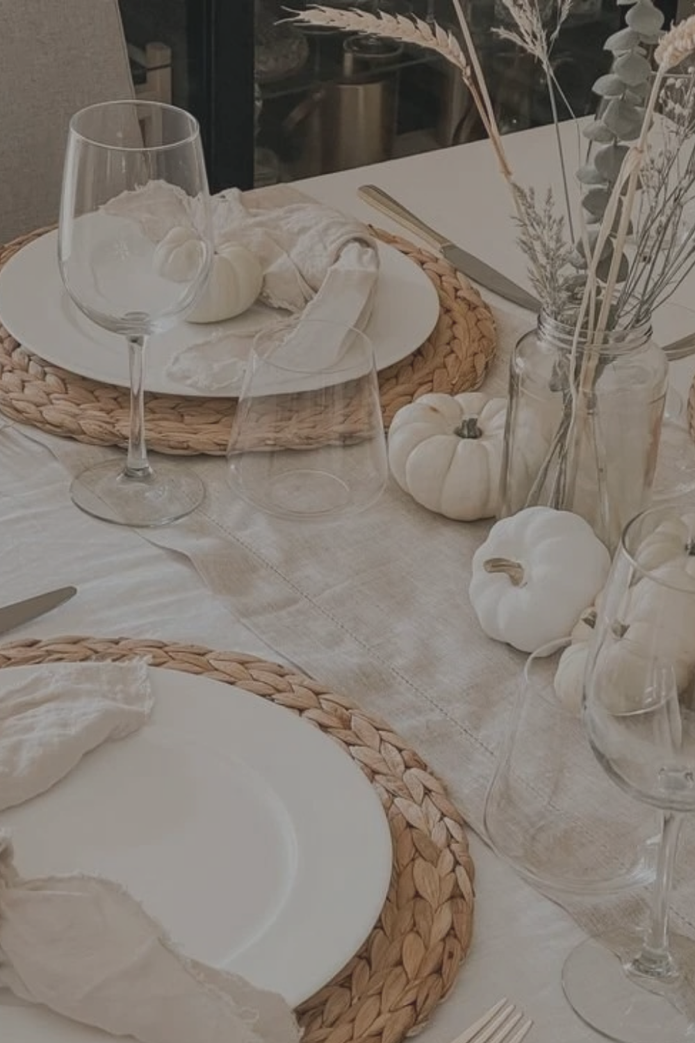 20 Stylish Fall Table Runner Ideas You Need To Try 