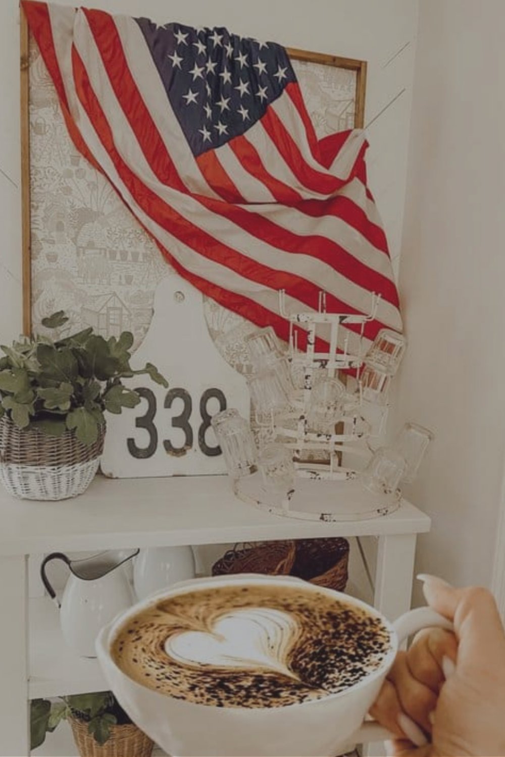 25+ Beautiful Vintage Cottage Core Inspired Fourth of July decorating ideas (2026)
