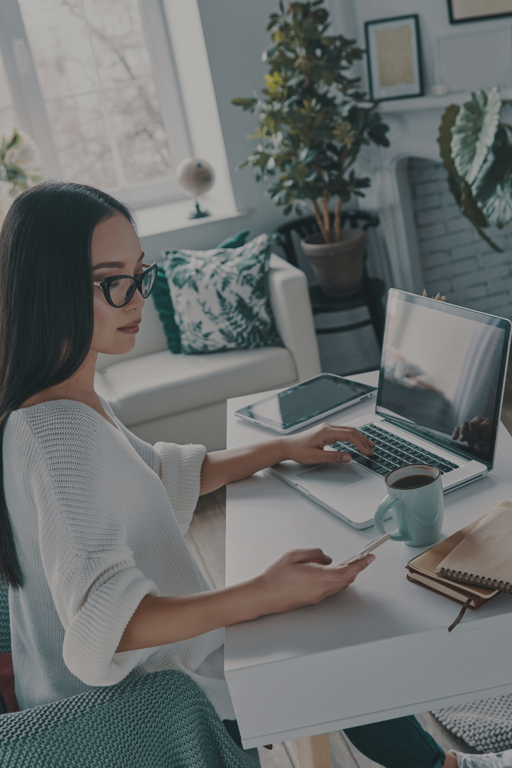 25 Top habits of happy, successful + wealthy women that you should adopt