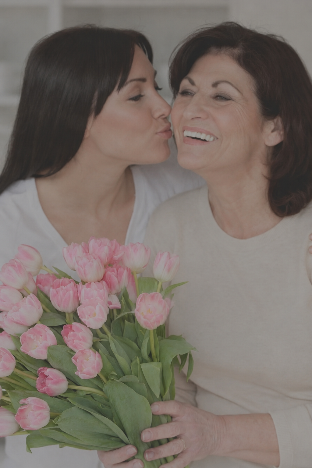 45+ Best Mother’s Day Gifts on Amazon (Thoughtful, Chic &amp; Affordable)