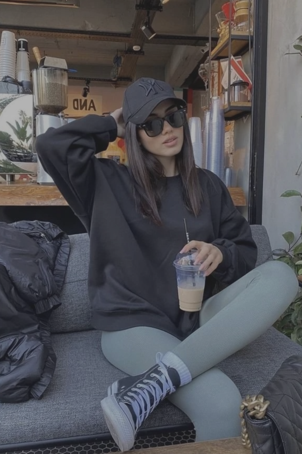 22 CASUAL CONVERSE SNEAKER LOOKS FOR CHIC SPORTS MOMS