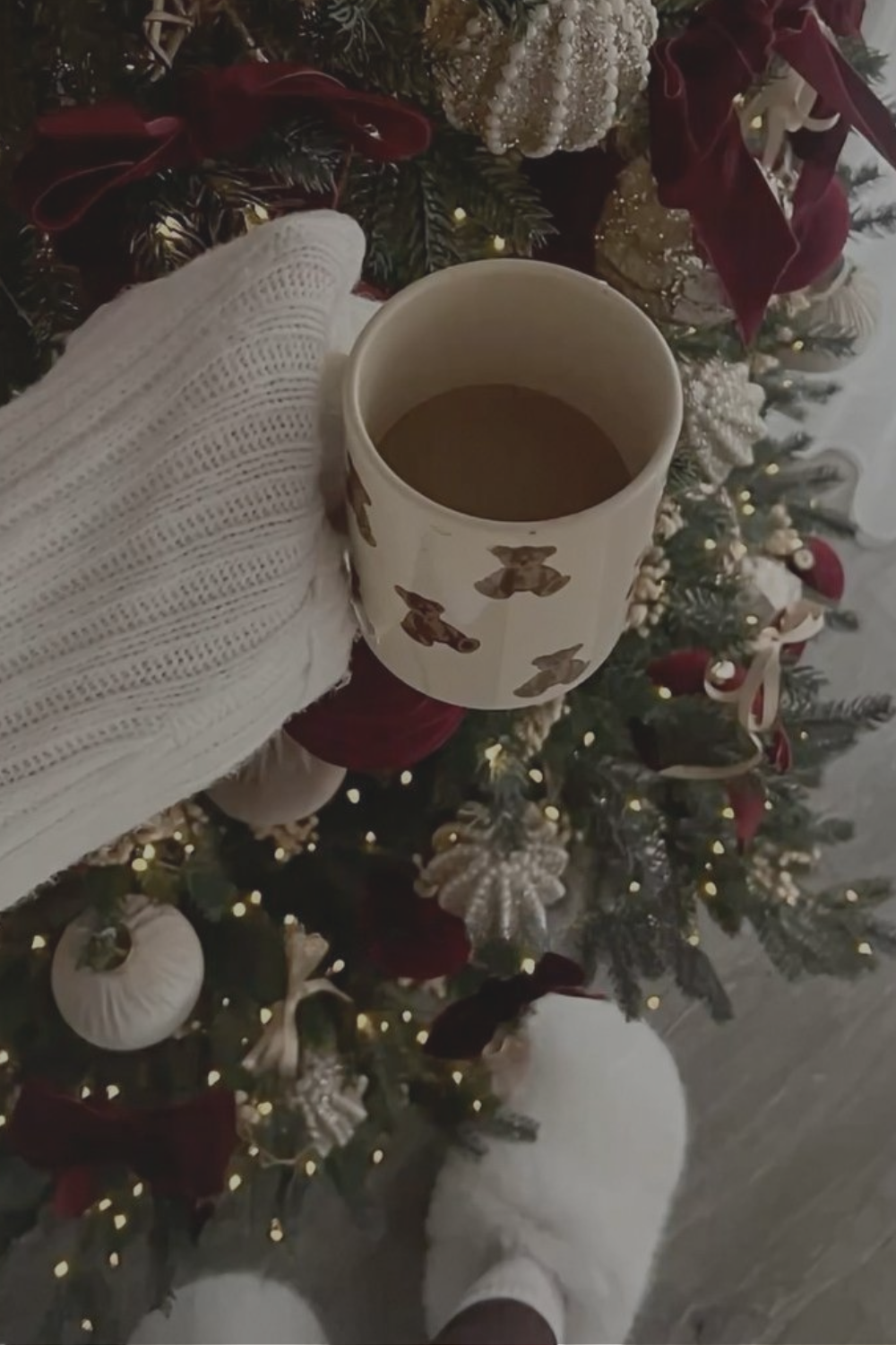15 Christmas Coffee Mug Gift Ideas: Cute, Easy &amp; Last-Minute Gifts Everyone Will Love