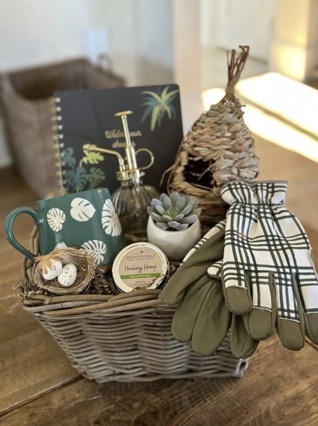 How to Put Together the Perfect Housewarming Gift Basket (17+ Creative Ideas & Themes)