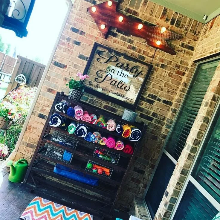 Cute towel pool storage outside!