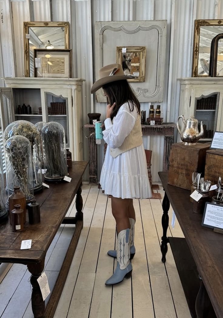 round top fashion what to wear.jpeg