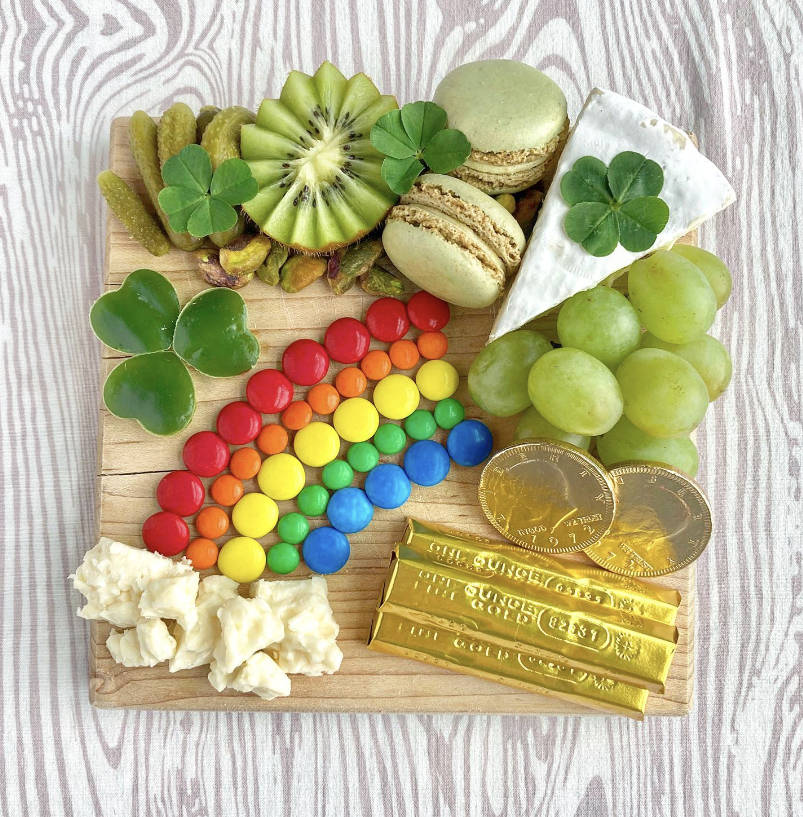 mini st patricks day charcuterie board