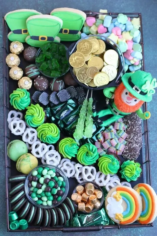 st patricks day charcuterie cookie board.jpeg