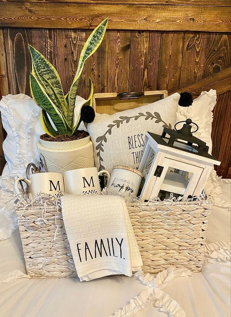 How to Put Together the Perfect Housewarming Gift Basket (17+ Creative Ideas & Themes)