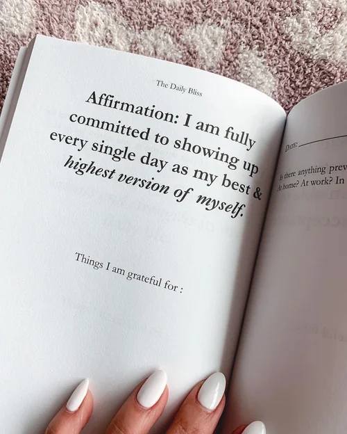 How to Start A Gratitude Journal to Unlock Your Manifestation Power ...