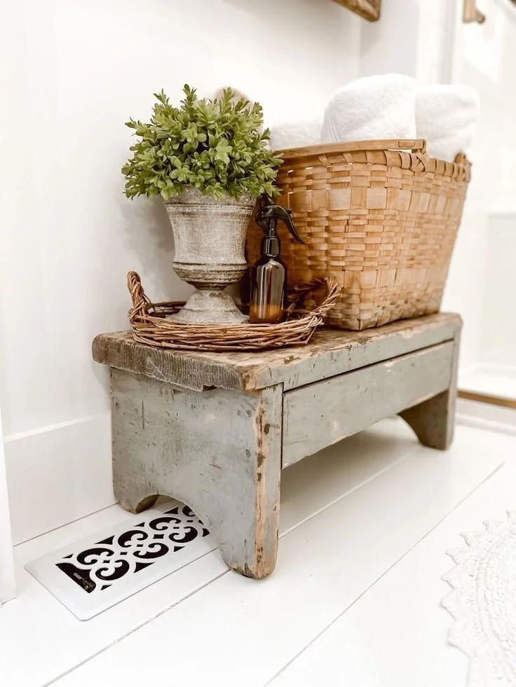bathroom bench