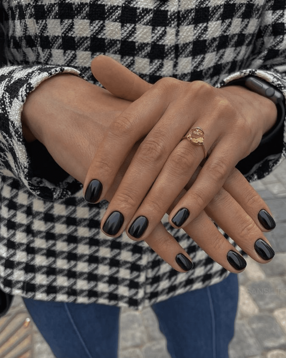 FALL SEASON STYLE: 18 classy ways to wear SHORT BLACK nails a la Victoria  Beckham  ASHLINA KAPOSTA