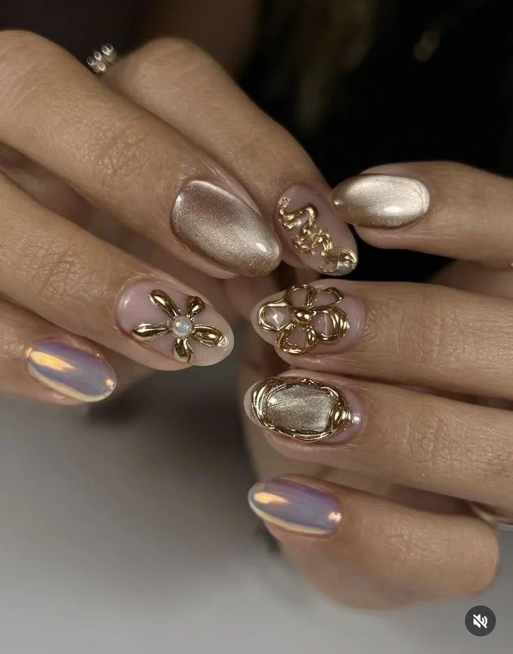 aura nails with gold flowers