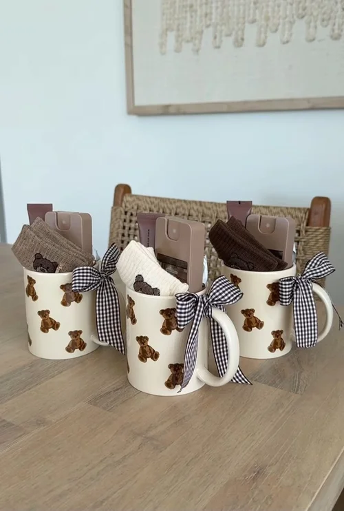 15 Christmas Coffee Mug Gift Ideas: Cute, Easy & Last-Minute Gifts ...