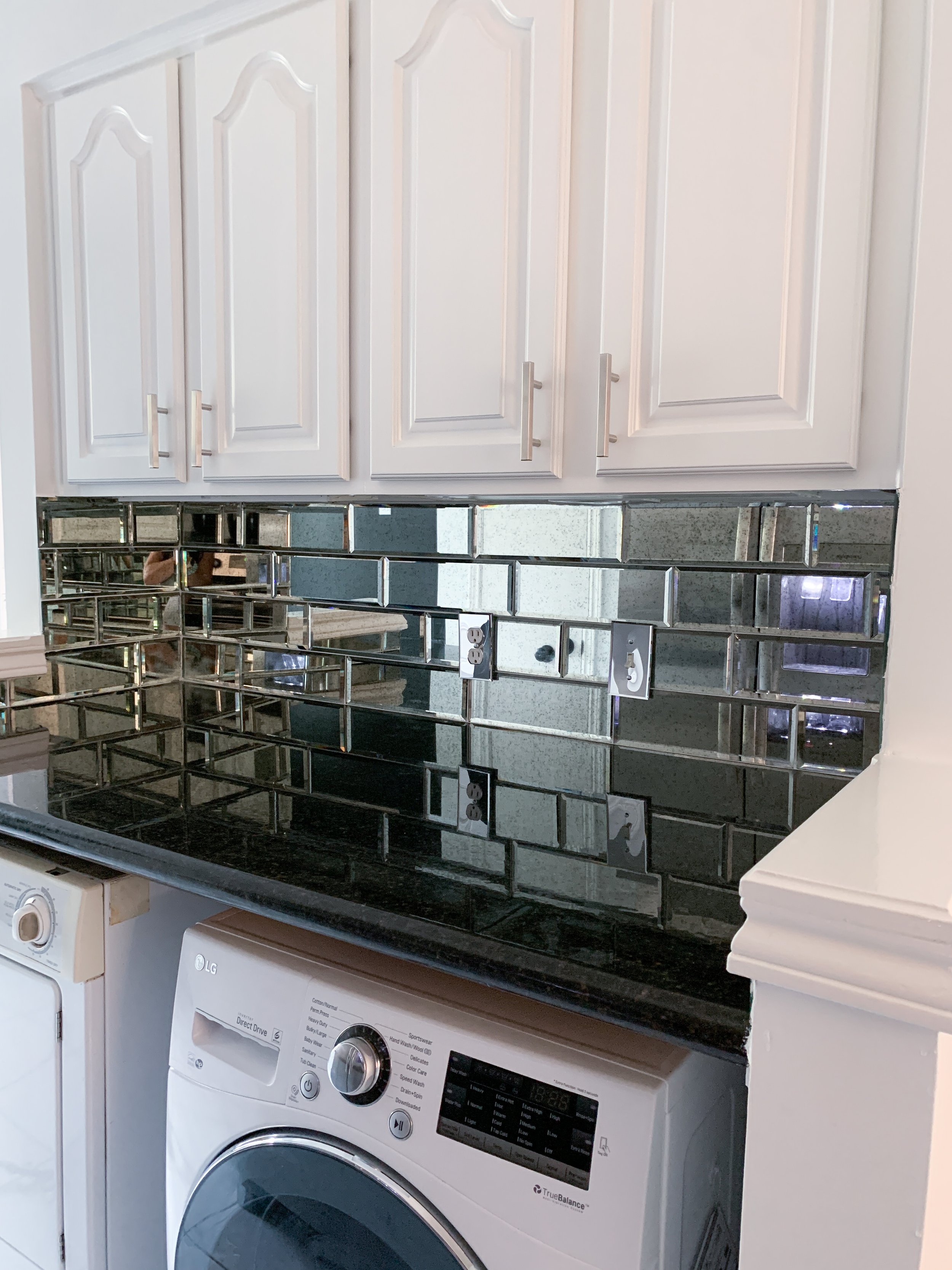 Mirrored Backsplash in the Kitchen - The Makerista