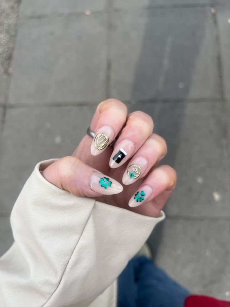 Irish claddagh nails