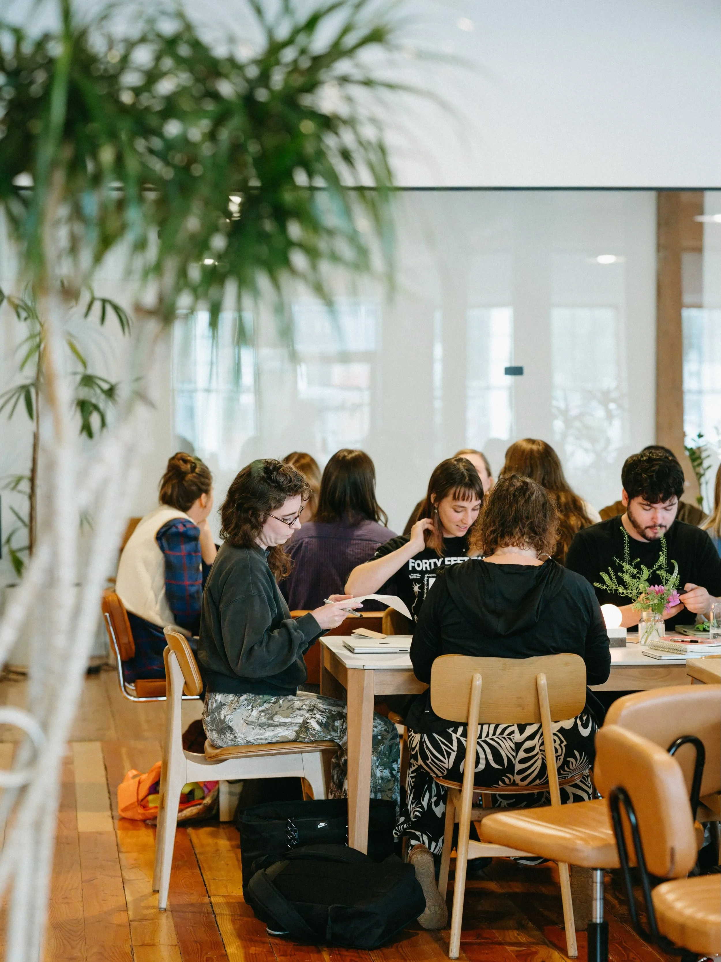 What an honor to have hosted 20 creatives and founders in Portland, Oregon, for our signature coworking event at fashion coworking space @kinship_pdx ☕️ 

After a guided pomodoro experience designed for productivity and connection, and a conversation