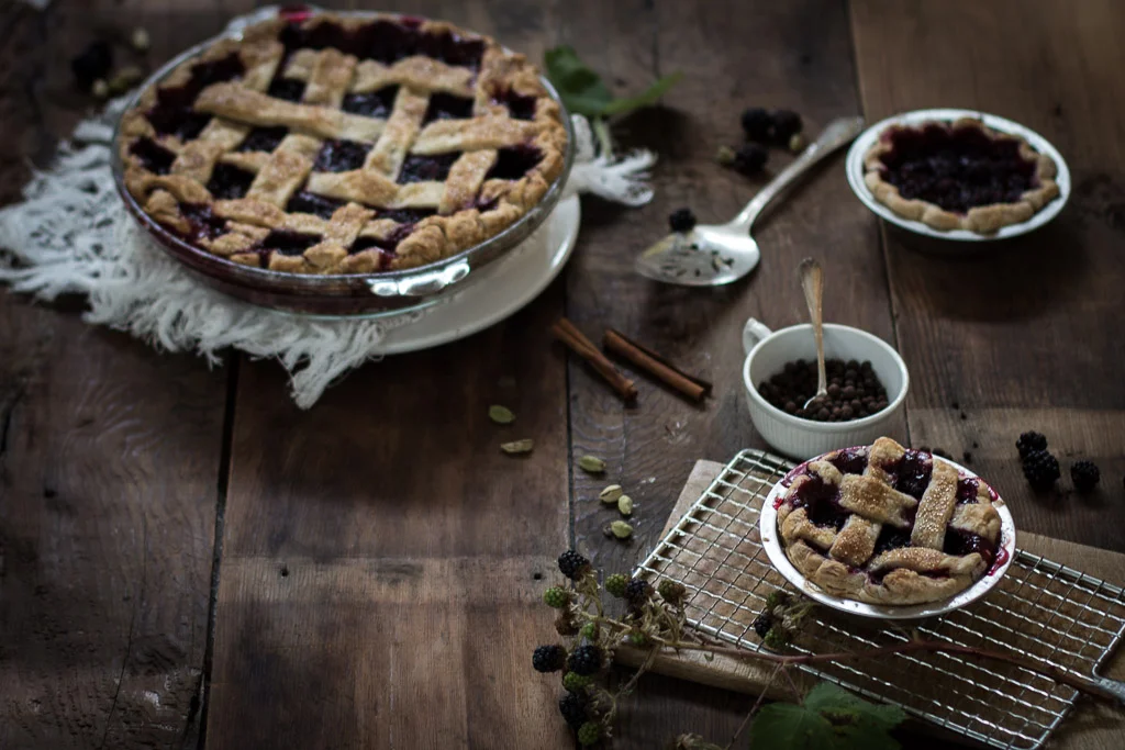 blackberry days: cardamom-blackberry pie 