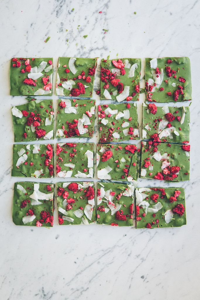 matcha white chocolate bark // millys-kitchen.com