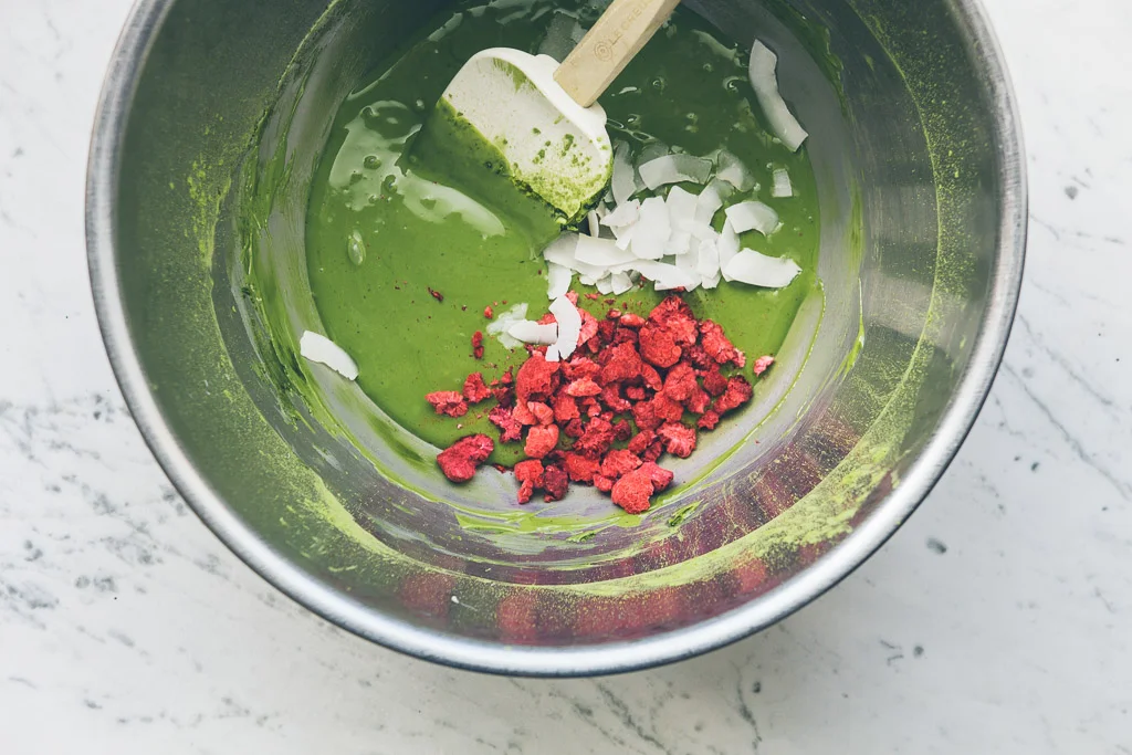 matcha white chocolate bark // millys-kitchen.com