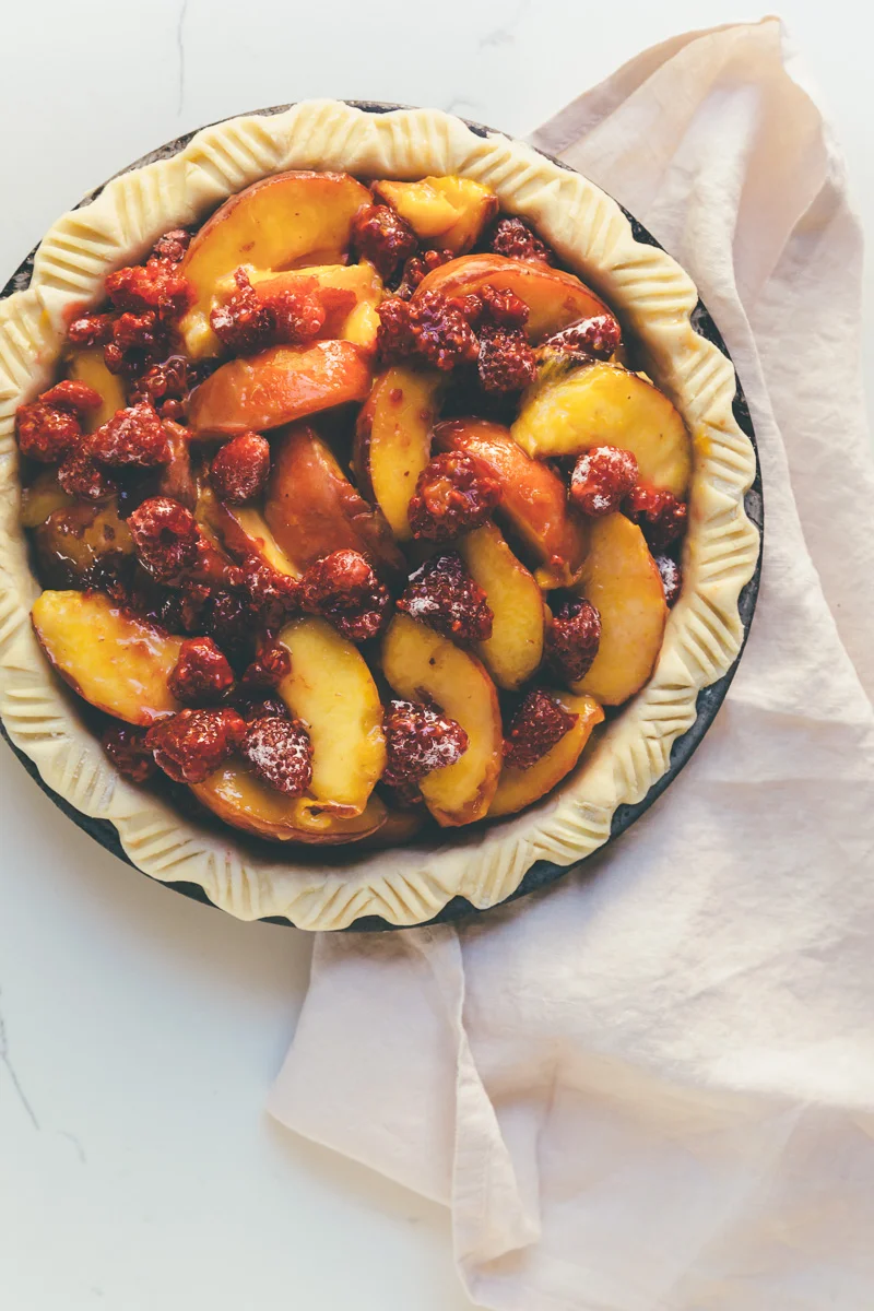 peach-raspberry pie on millys-kitchen.com