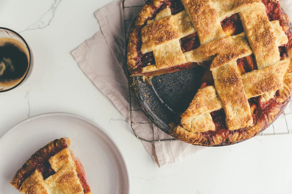 peach-raspberry pie
