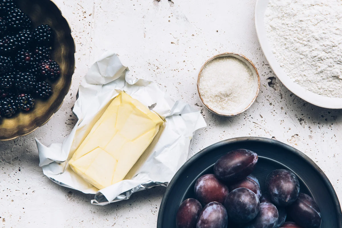 double-ginger blackberry plum pie