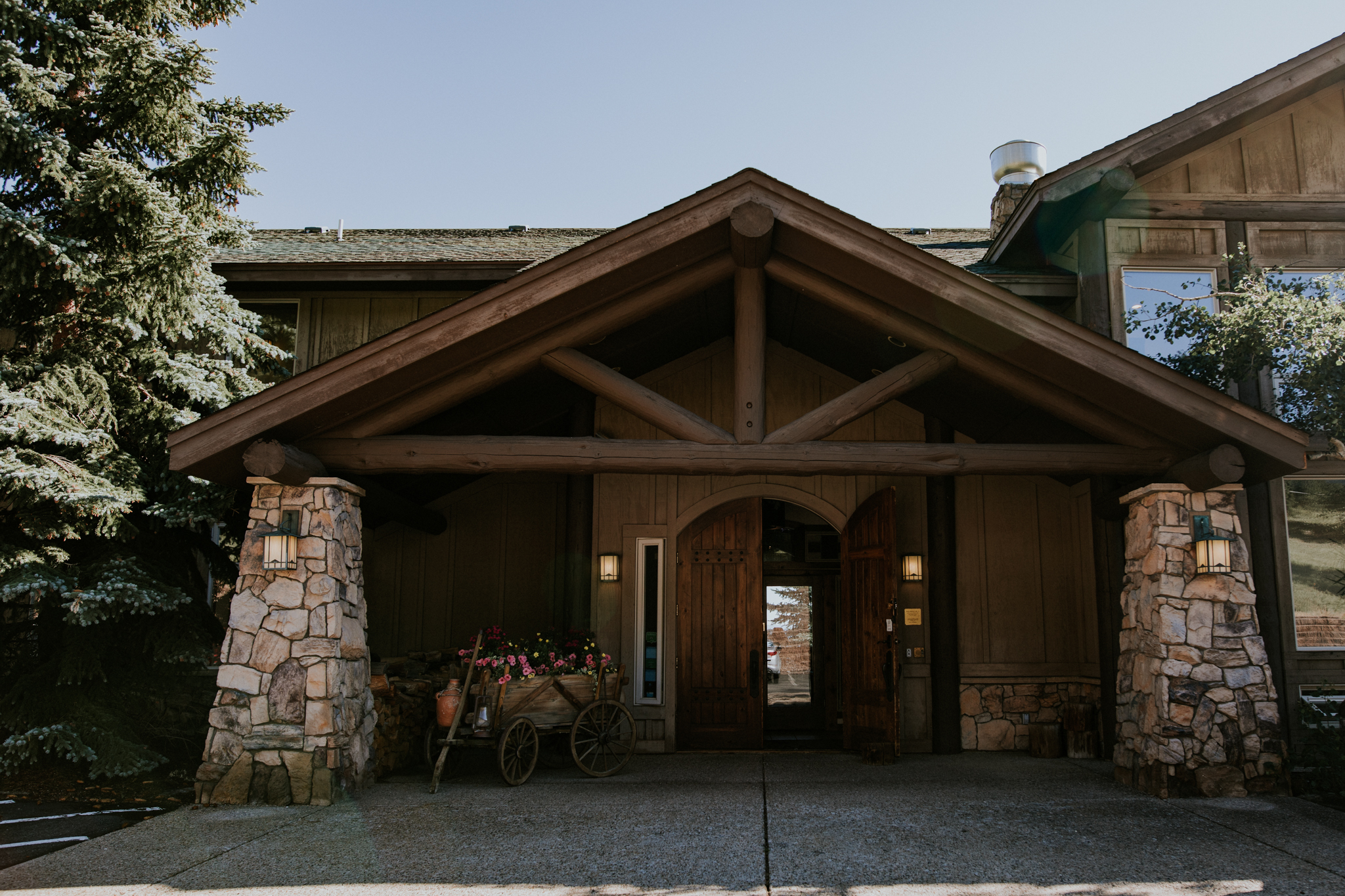 Destination Elopement Photographer - Vow of the Wild - Rocky Mountain National Park - Getting Ready