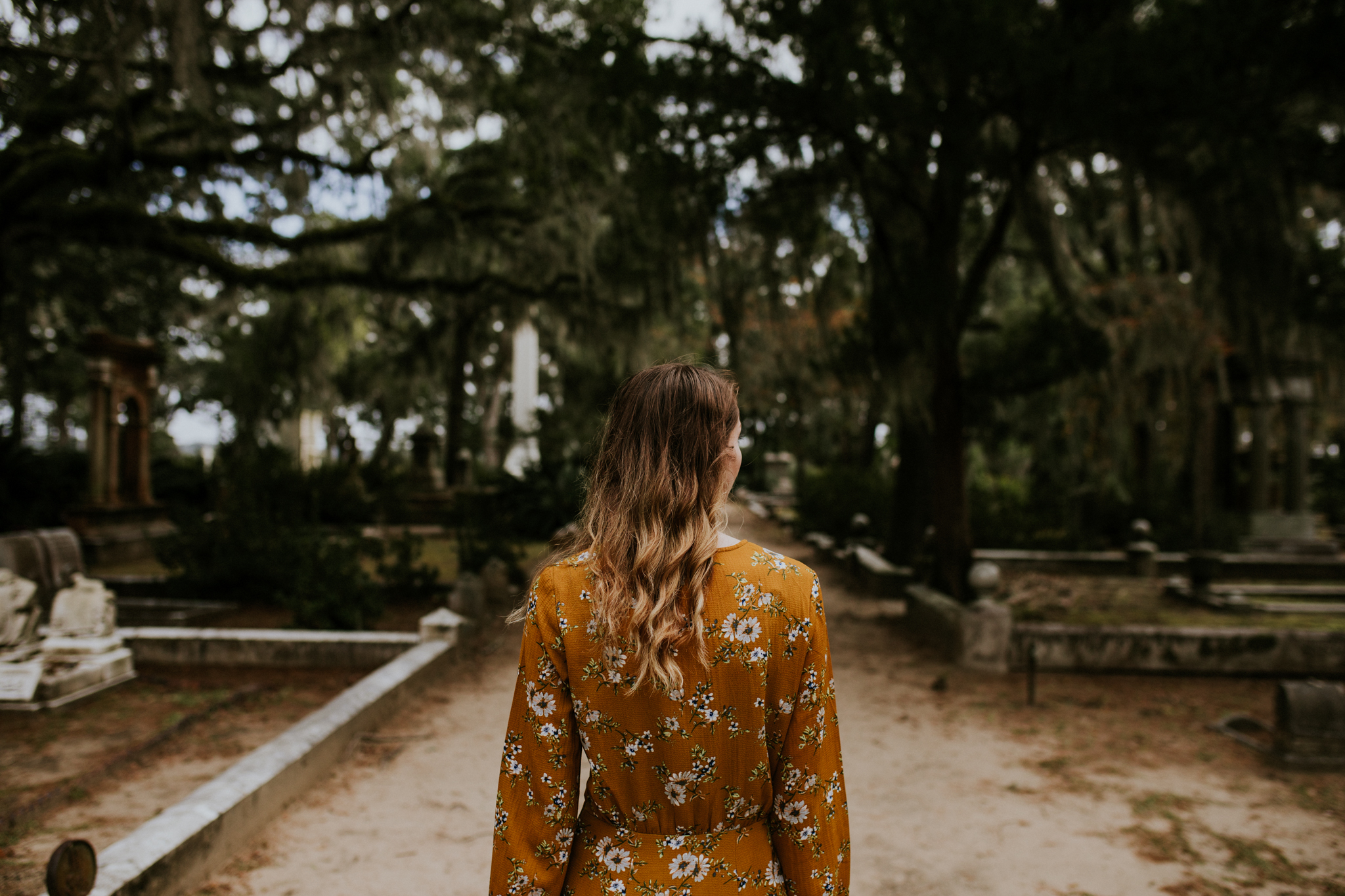 Bonaventure Cemetery - Savannah Georgia Travel - Destination Elopement Photographer - Vow of the Wild
